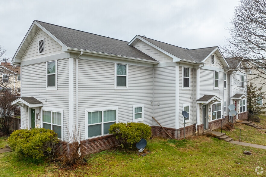 282 Saint Clair Ave, Clairton, PA for sale - Primary Photo - Image 1 of 4