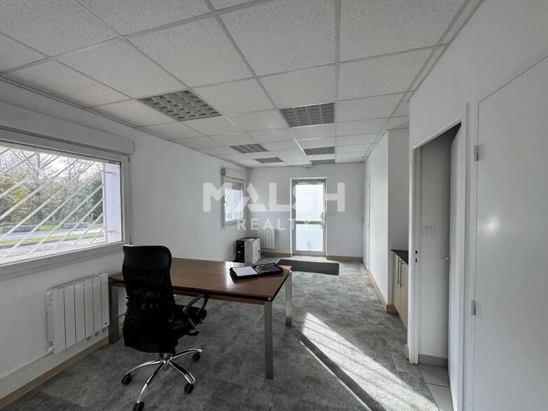 Office in Andrézieux-Bouthéon for lease - Interior Photo - Image 2 of 4