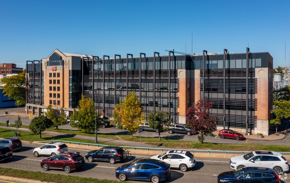 185 Alewife Brook Pky, Cambridge, MA for lease - Building Photo - Image 3 of 18