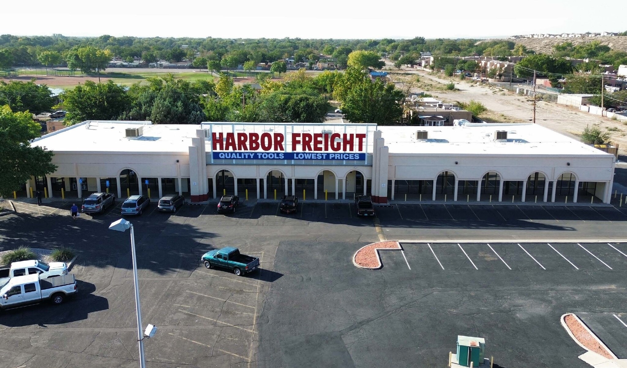 4410 Central Ave SW, Albuquerque, NM à vendre Photo du bâtiment- Image 1 de 11