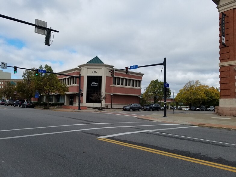 133-135 Main St, Lockport, NY for lease - Building Photo - Image 2 of 16