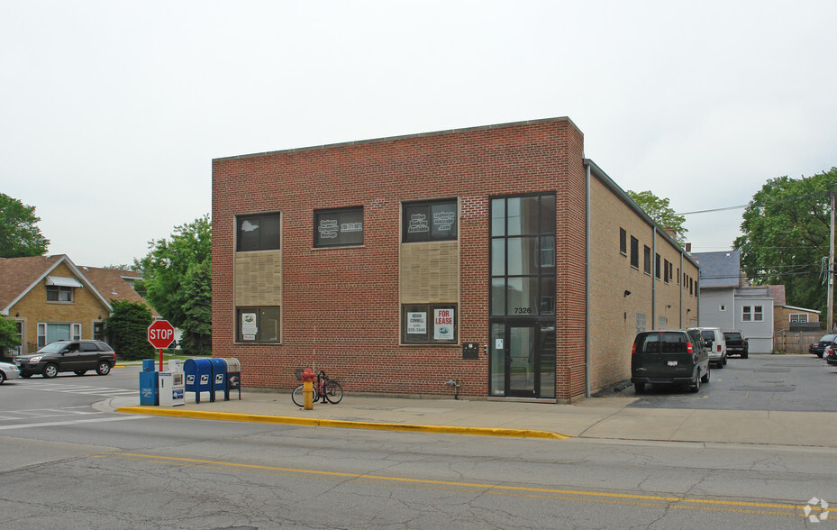 801 Circle Ave, Forest Park, IL à louer - Photo du bâtiment - Image 2 de 3