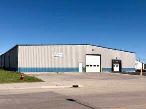 152 9th ave, Broken Bow, NE for lease Interior Photo- Image 1 of 8