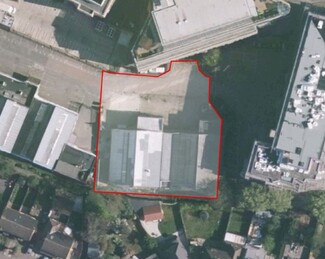 Plus de détails pour 11-12 Wellcroft Rd, Slough - Industriel à vendre