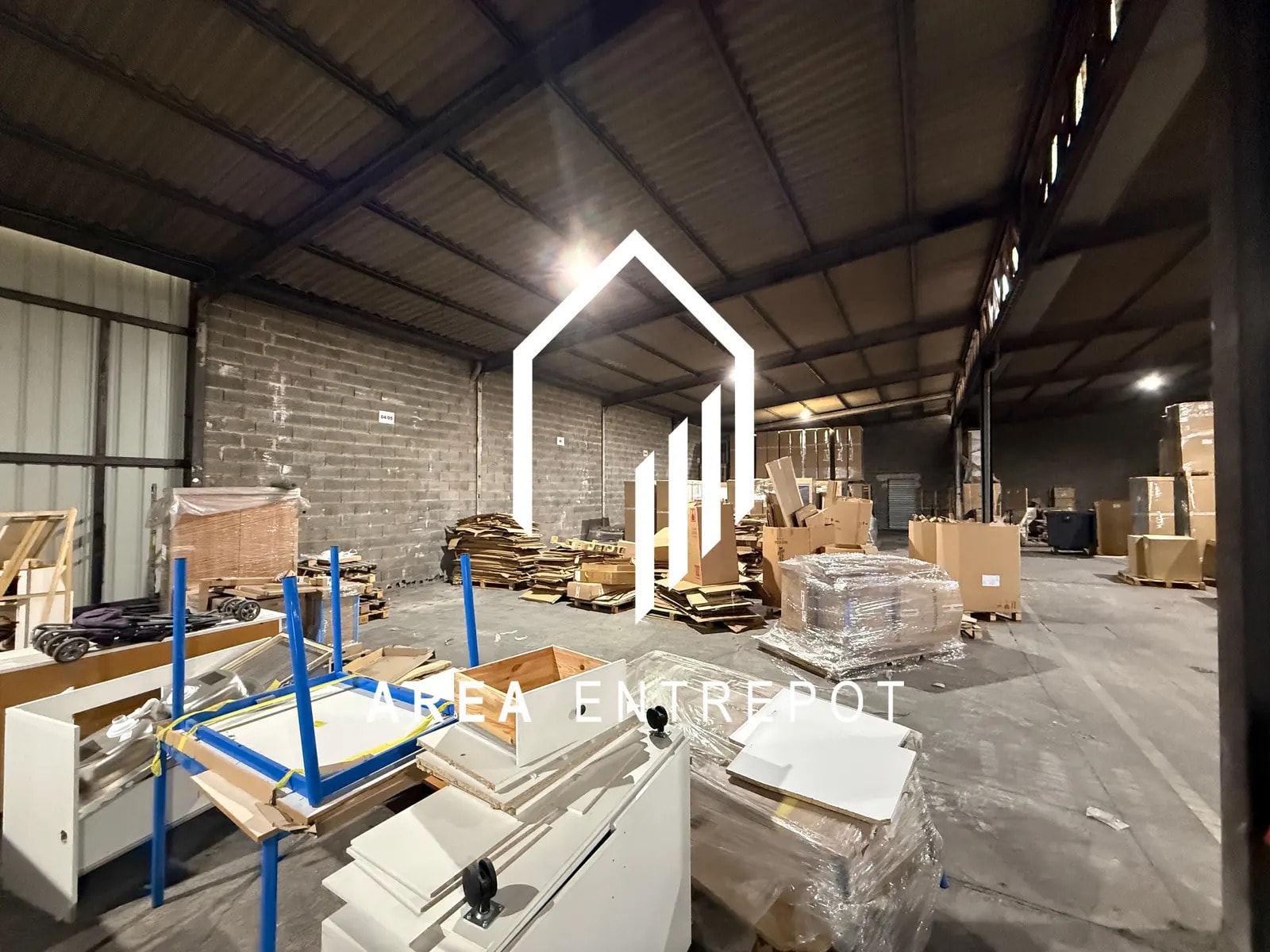 Industrial in Vitrolles for lease Interior Photo- Image 1 of 7