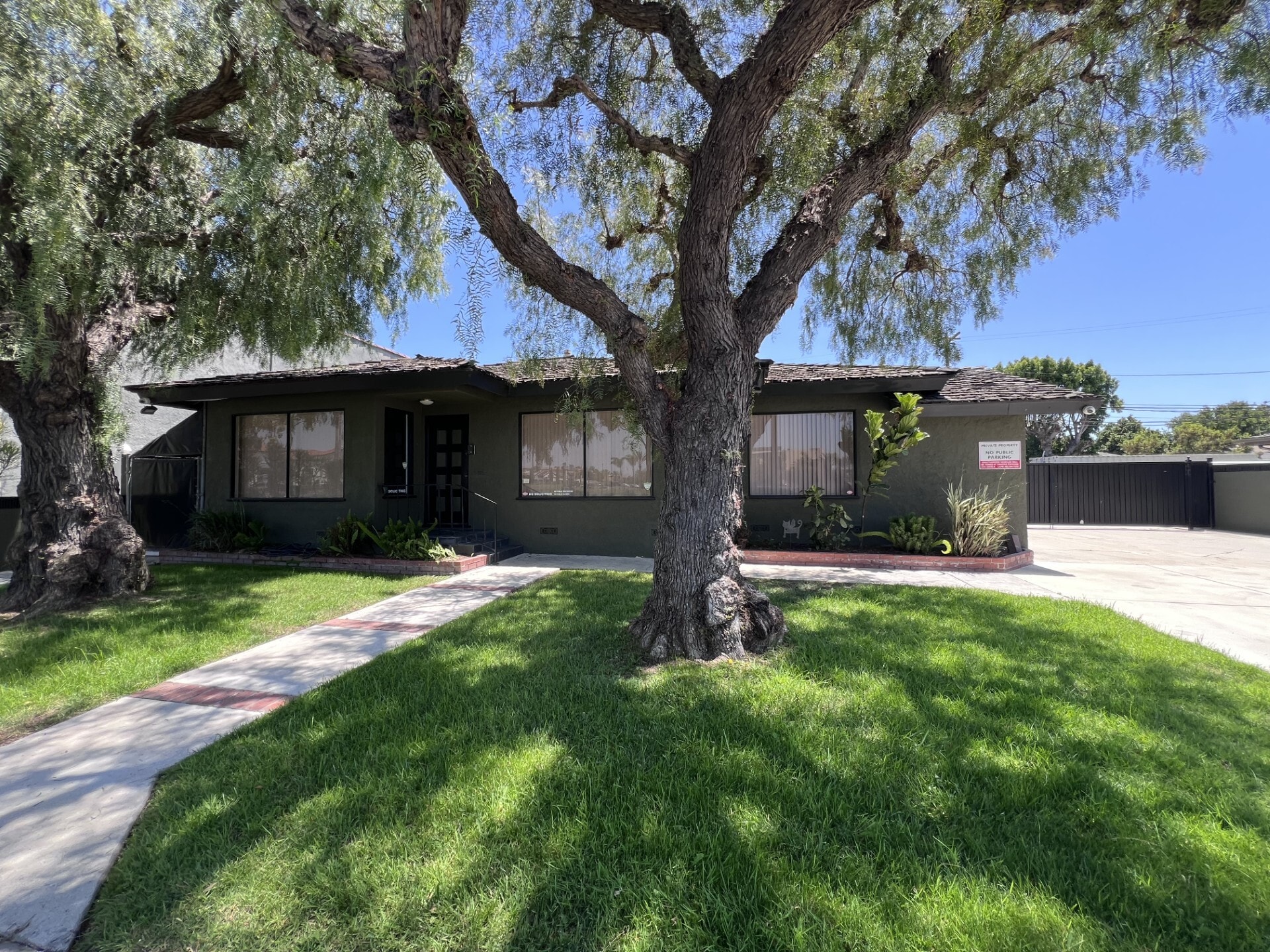 4652 Katella Ave, Los Alamitos, CA à louer Photo du bâtiment- Image 1 de 27