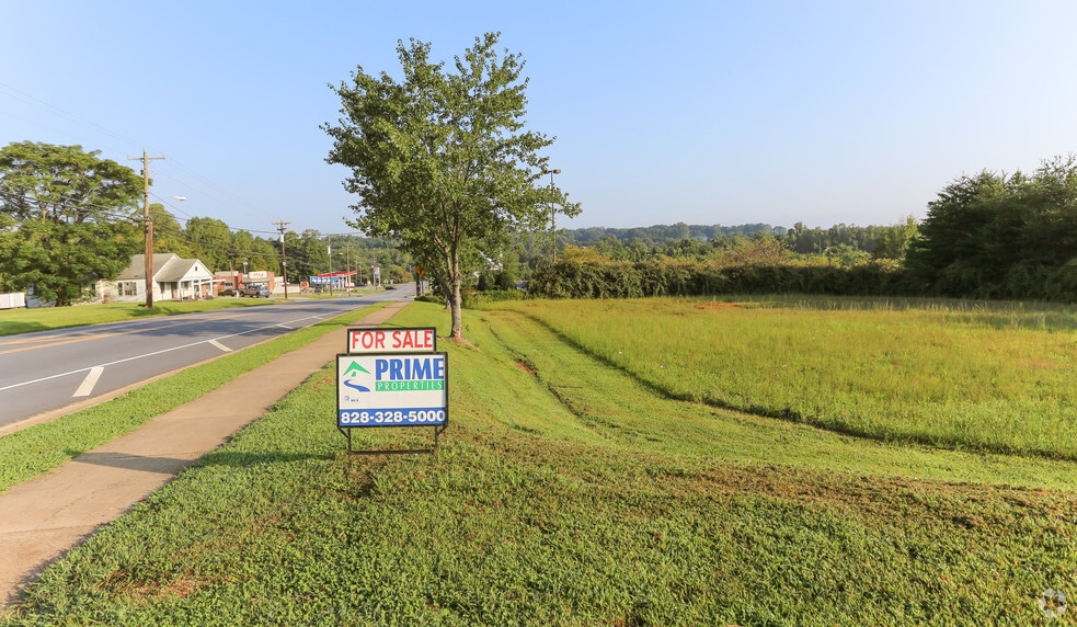 3100 N Oxford St, Claremont, NC à vendre - Photo du bâtiment - Image 3 de 5