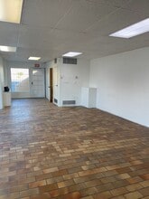 68487 E Palm Canyon Dr, Cathedral City, CA for lease Interior Photo- Image 1 of 3