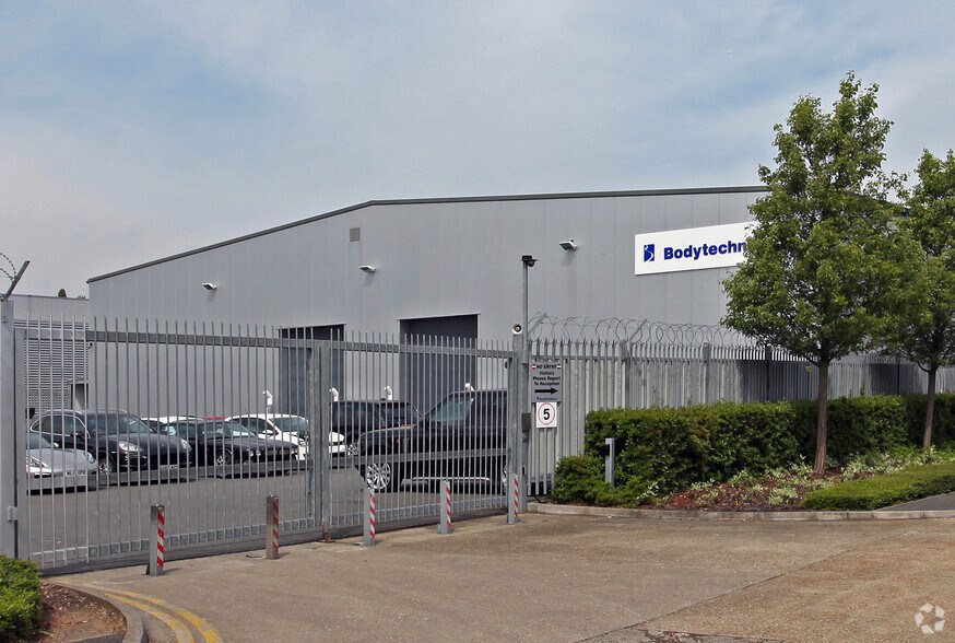 381 Sykes Rd, Slough à louer - Photo du bâtiment - Image 2 de 8