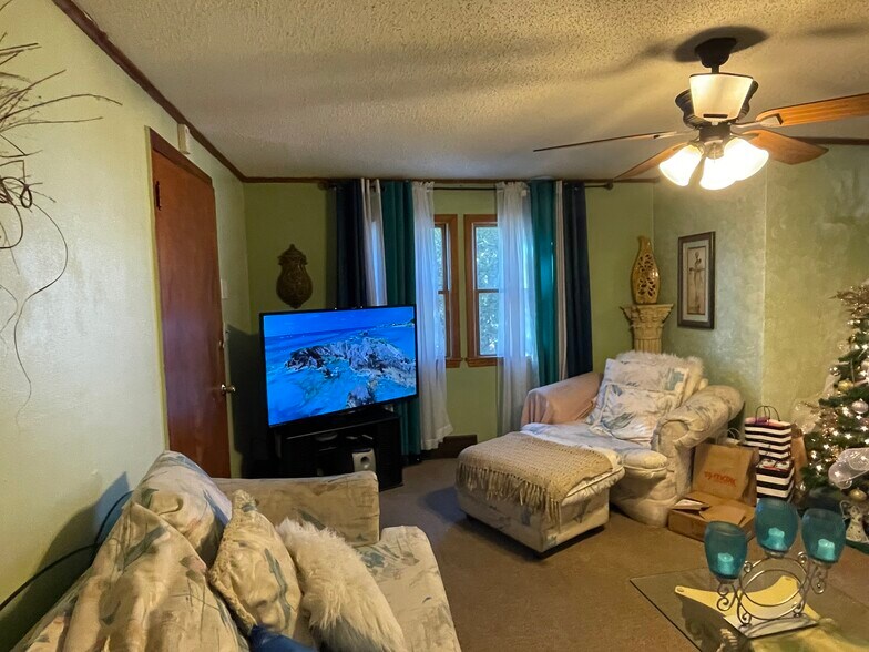 80 Niagara St, Waterbury, CT for sale - Building Photo - Image 3 of 28