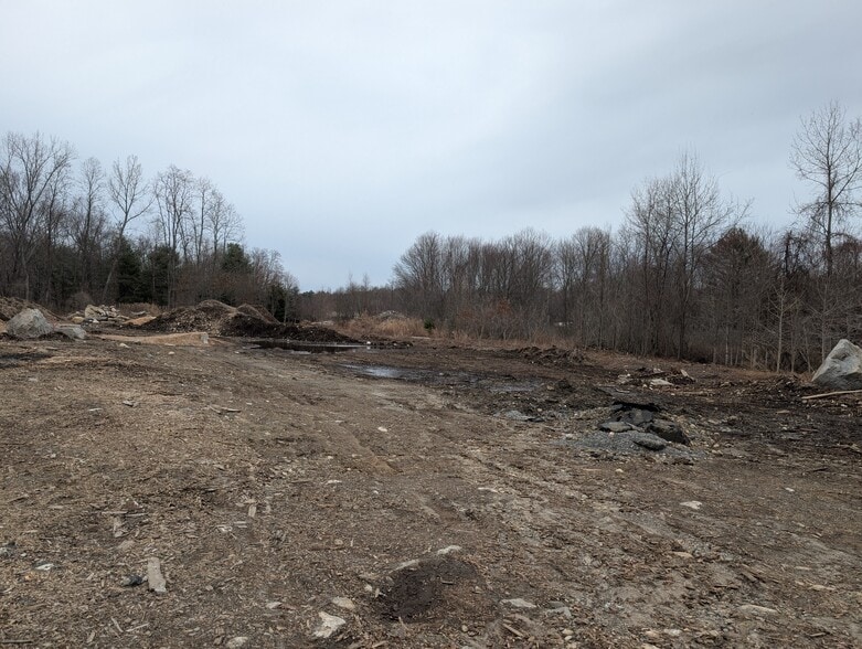 9 Wellington rd, Oxford, MA for sale - Building Photo - Image 2 of 14