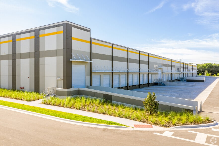 3467 Wd Judge Dr, Orlando, FL for lease - Building Photo - Image 2 of 12