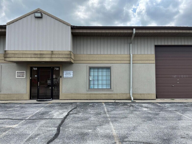 756-766 Madison St, Crown Point, IN à louer - Photo principale - Image 2 de 3