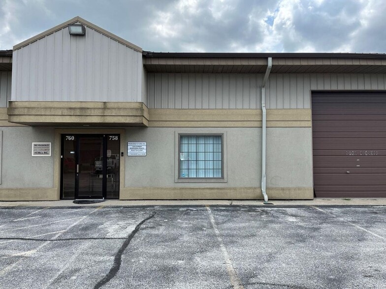 756-766 Madison St, Crown Point, IN for lease - Primary Photo - Image 2 of 3