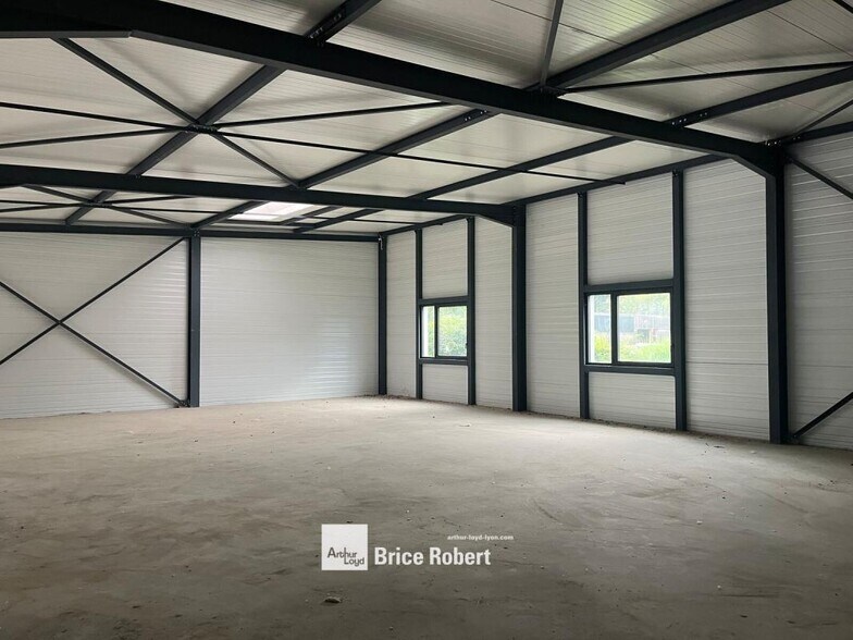Flex in Trévoux for sale - Interior Photo - Image 3 of 5