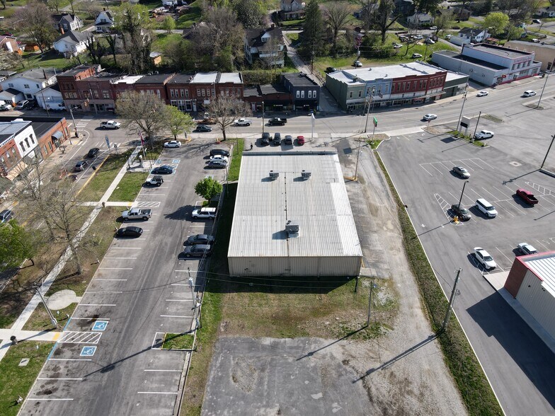 174 S Main St, Jellico, TN à louer - Photo du bâtiment - Image 3 de 6