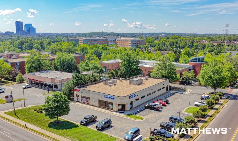 495 Elden St, Herndon, VA for sale - Building Photo - Image 2 of 3