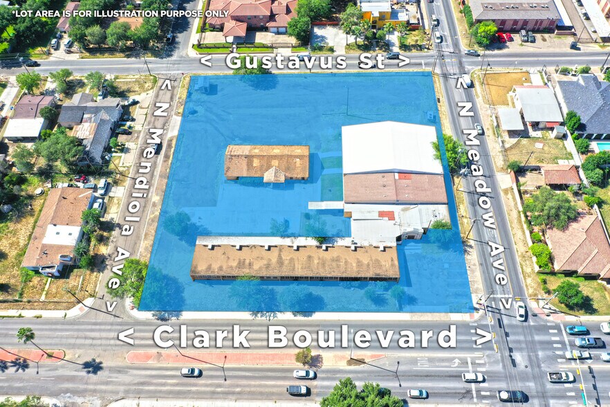 1600 Clark Blvd, Laredo, TX à vendre - Aérien - Image 2 de 36