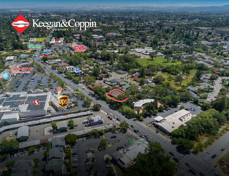 2351 Mendocino Ave, Santa Rosa, CA à vendre - Aérien - Image 2 de 11