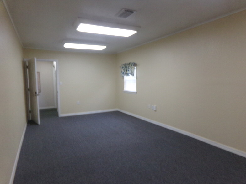 1294 SE 24th Rd, Ocala, FL for lease - Building Photo - Image 3 of 6