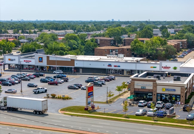 More details for ALDI & Starbucks Anchored Center – Retail for Sale, Glendale Heights, IL