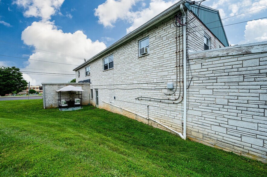 3631 Kutztown Rd, Temple, PA à louer - Photo du bâtiment - Image 3 de 10