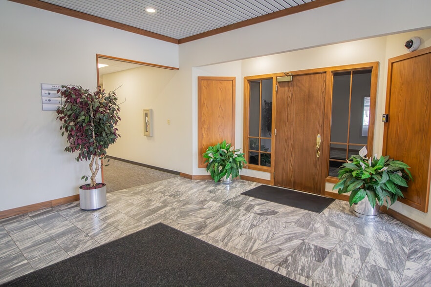 20 Madison Avenue Ext, Albany, NY à louer - Photo du bâtiment - Image 3 de 21