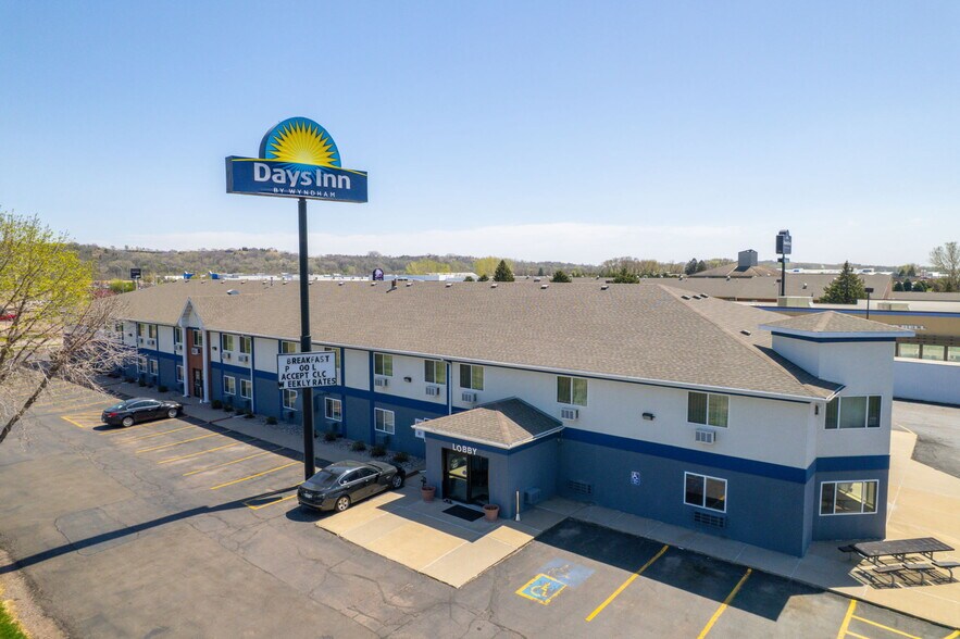 3000 Singing Hills Blvd, Sioux City, IA à vendre - Photo du bâtiment - Image 3 de 31