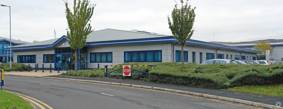 Futura Park, Bolton for lease - Primary Photo - Image 1 of 14