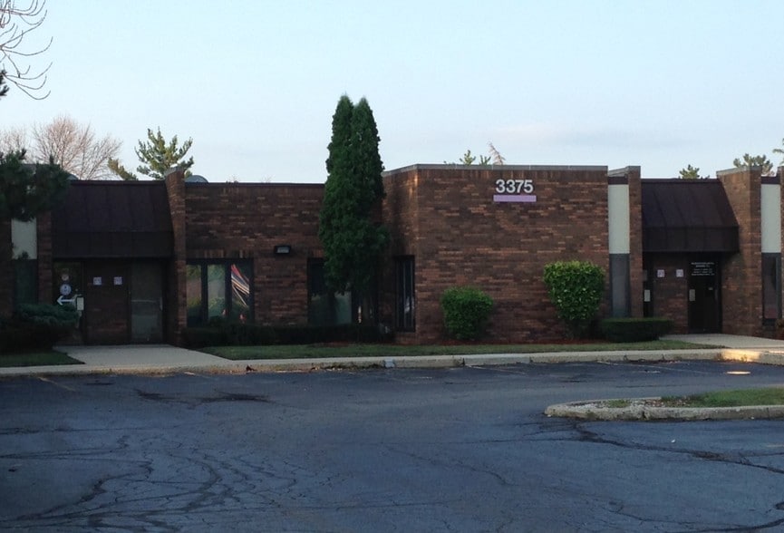 3335 N Arlington Heights Rd, Arlington Heights, IL for sale - Building Photo - Image 2 of 14