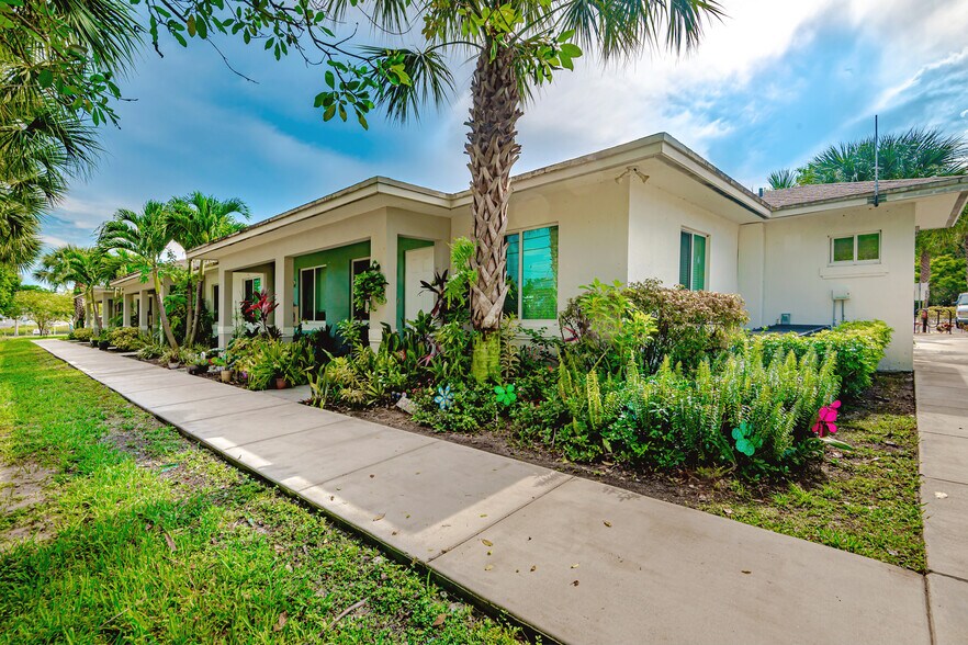 20690 NW 27th Ave, Miami Gardens, FL à vendre - Photo du bâtiment - Image 3 de 24