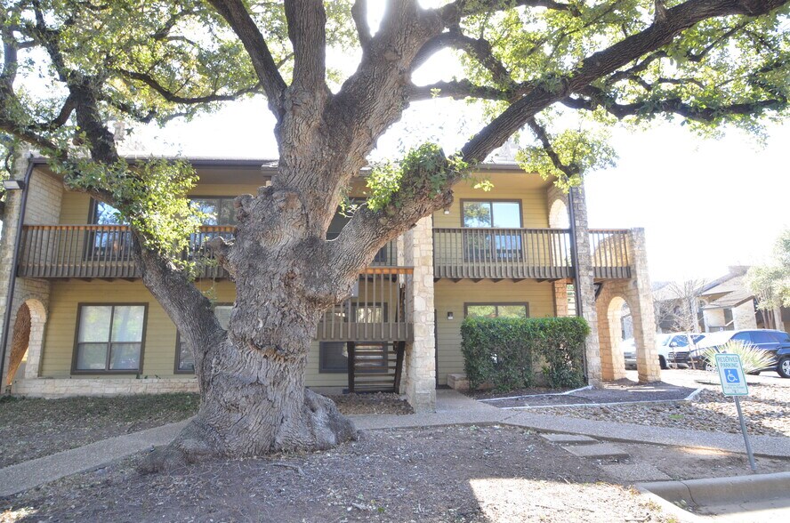 4131 Spicewood Springs Rd, Austin, TX à louer - Photo du bâtiment - Image 3 de 9