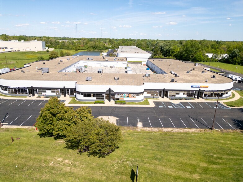 7301 Georgetown Rd, Indianapolis, IN à louer - Photo du bâtiment - Image 3 de 6