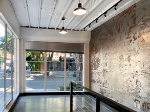 1120-1136 NW Hoyt St, Portland, OR for lease Interior Photo- Image 1 of 5