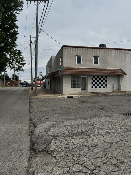 2401 Frederick Ave, Saint Joseph, MO for lease - Building Photo - Image 2 of 19