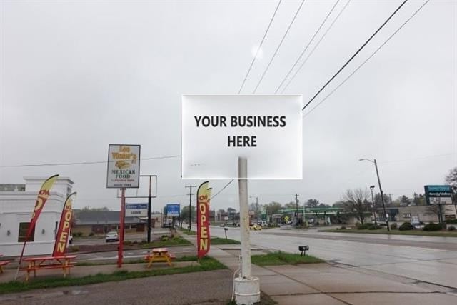 257 Division St, Stevens Point, WI à louer - Photo du bâtiment - Image 2 de 5