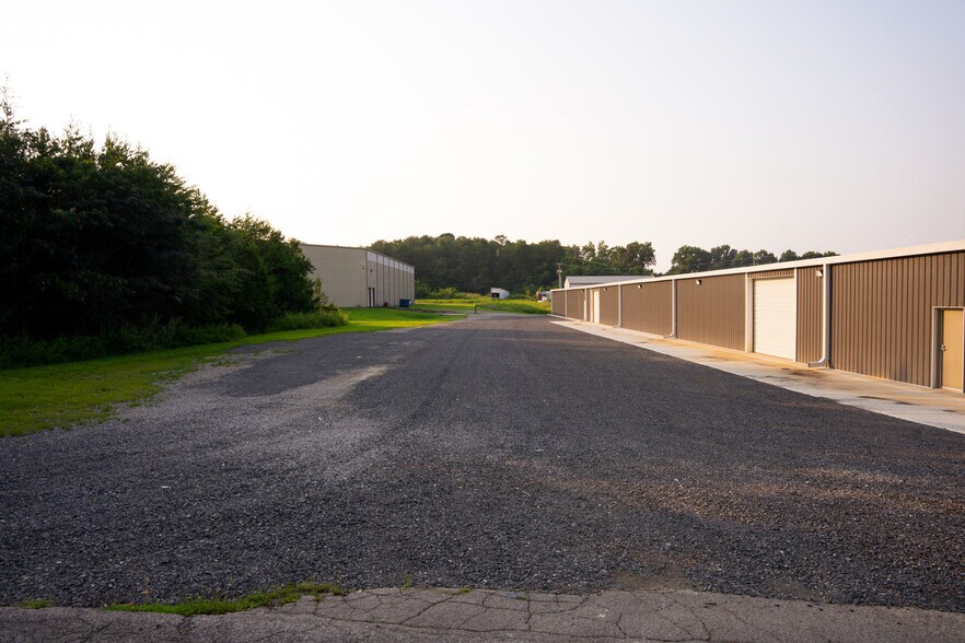235 Lands Rd, Madisonville, TN for lease - Building Photo - Image 2 of 14