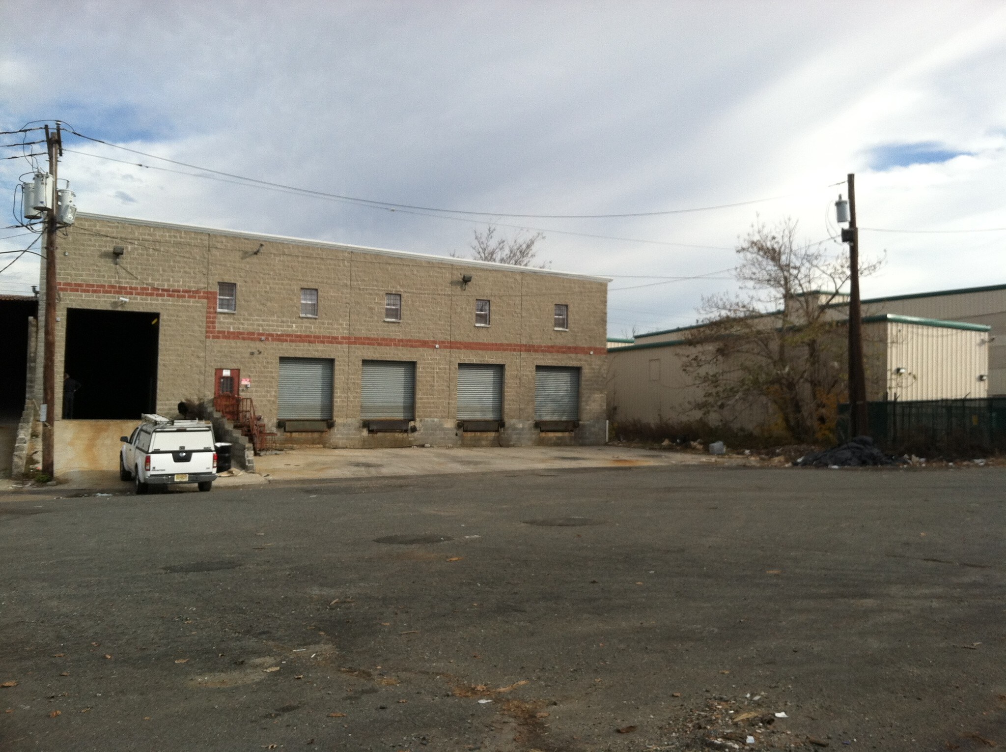 95 Freeway Dr W, Orange, NJ for lease Primary Photo- Image 1 of 4