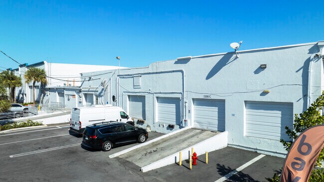 Plus de détails pour 1350-1390 Hammondville Rd, Pompano Beach, FL - Industriel à louer