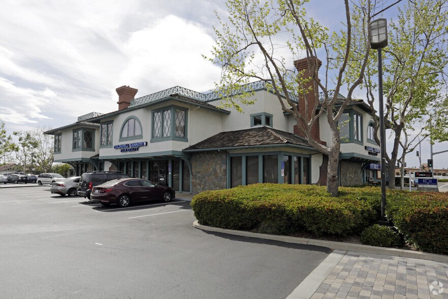 610 Pacific Coast Hwy, Seal Beach, CA à louer - Photo principale - Image 1 de 4