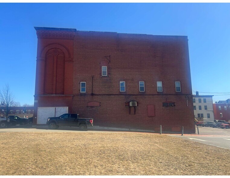 15 Market Sq, Houlton, ME à vendre - Photo du bâtiment - Image 3 de 3