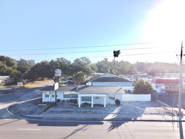 Plus de détails pour 4795 49th St N, Saint Petersburg, FL - Bureau à vendre