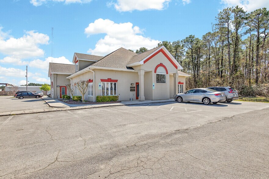 215 Station St, Jacksonville, NC à vendre - Photo du bâtiment - Image 3 de 13