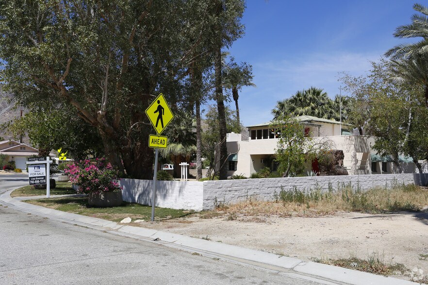 51650 Avenida Bermudas, La Quinta, CA à louer - Photo du bâtiment - Image 2 de 15