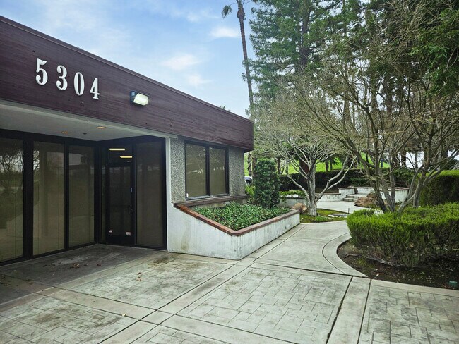 Plus de détails pour 5304 Roseville Rd, North Highlands, CA - Industriel à louer