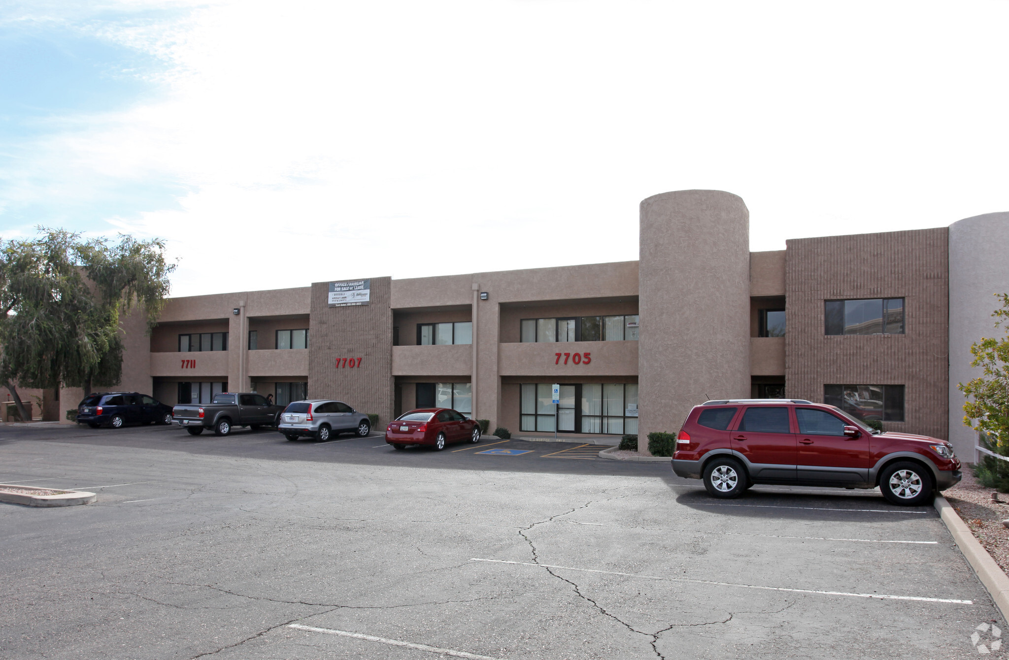 7705 E Greenway Rd, Scottsdale, AZ for lease Primary Photo- Image 1 of 3