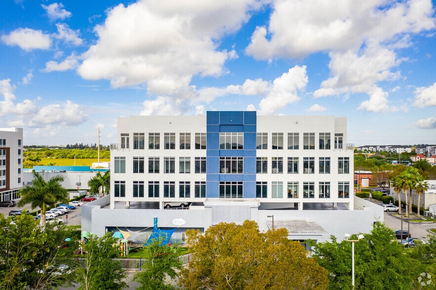 3905 NW 107th Ave, Doral, FL for lease - Building Photo - Image 3 of 11