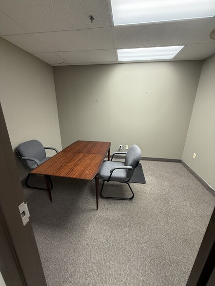 332 E State Route 4, Paramus, NJ à louer - Photo du bâtiment - Image 3 de 7