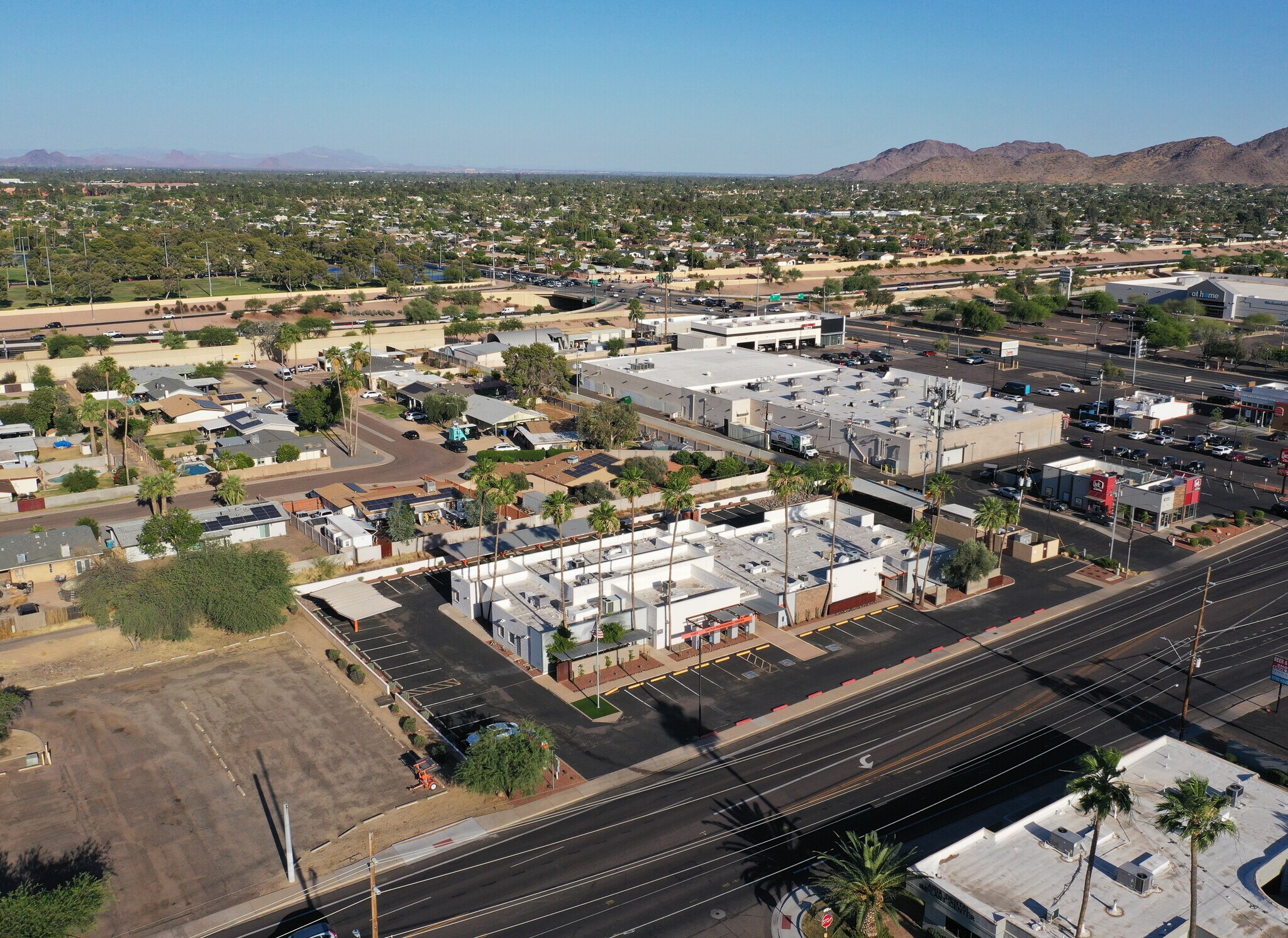 12251 N 32nd St, Phoenix, AZ à vendre Photo du bâtiment- Image 1 de 8