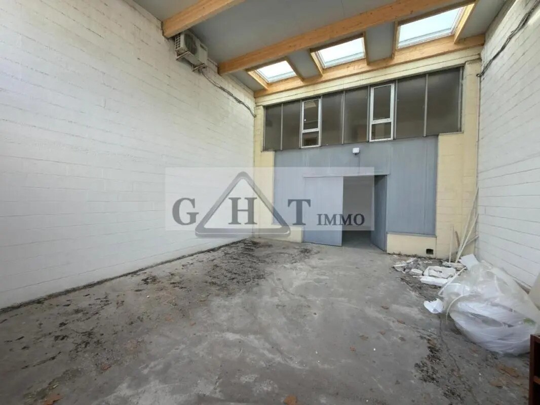 Industrial in Bondoufle for lease Building Photo- Image 1 of 8